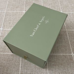 VCA Van Cleef and Arpels gift box packaging authentic Alhambra Perlee Frivole